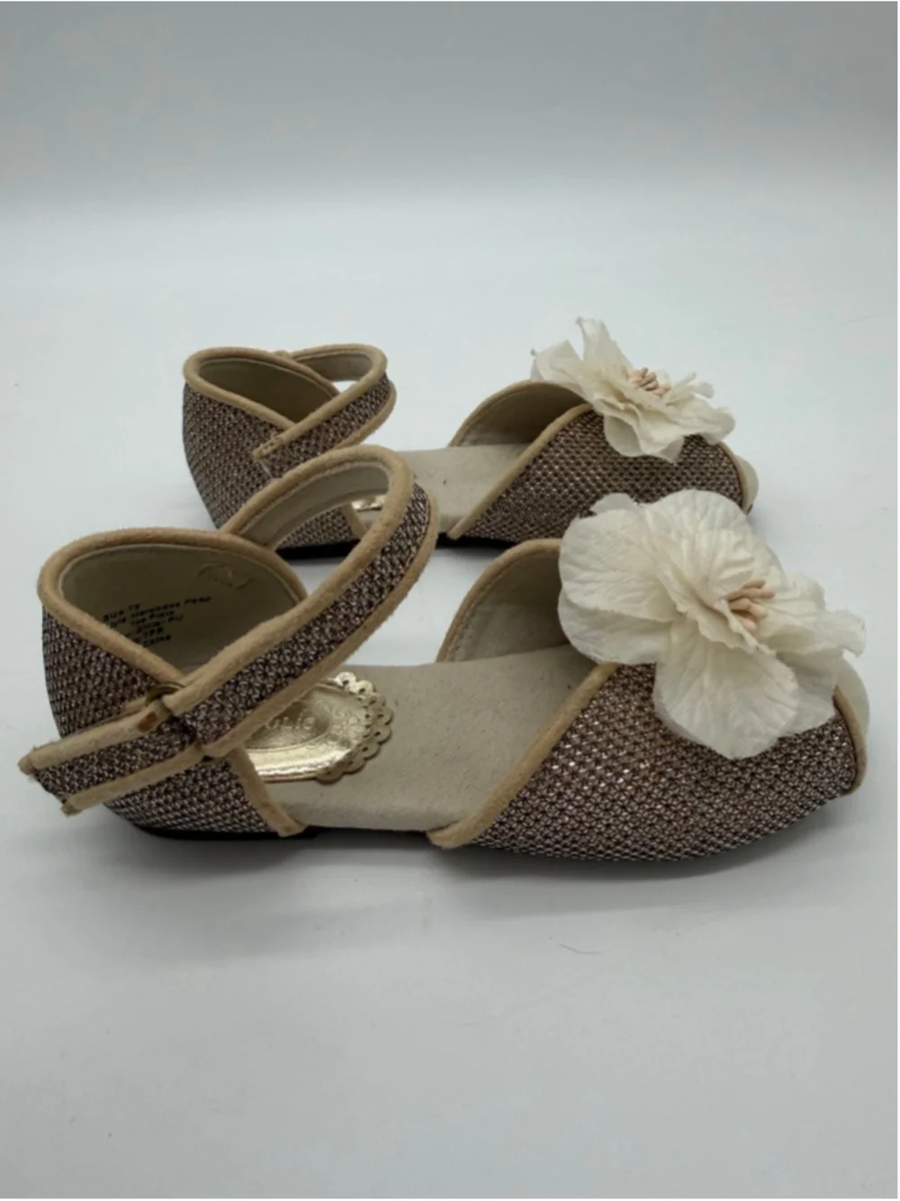 JOYFOLIE Mercedes Peep Toe Flats with Flower Size 9C